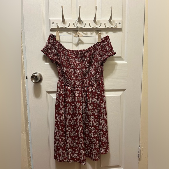 Off-The-Shoulder Dress - Picture 4 of 7